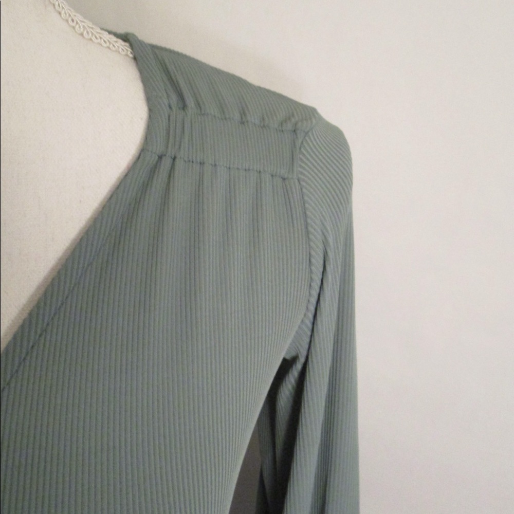 TOPSHOP  Green Bell Sleeve Skater Dress NWT sz 4 - Picture 4 of 7